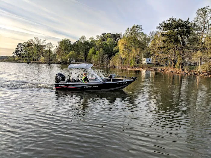 Mac's Camp Landing Picture 6