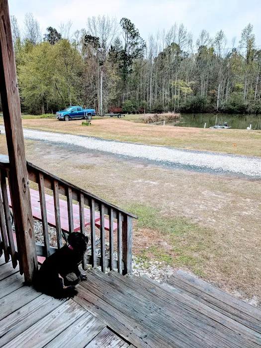 Mac's Camp Landing Picture 5
