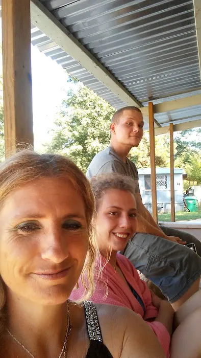 Shady Oak Trailer Park Picture 5