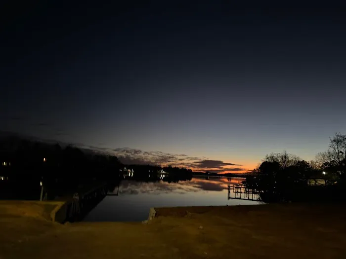 Sunset Cove RV Park and Boat Storage Picture 7