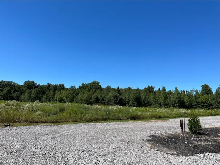 Fly South RV Campground Picture 8