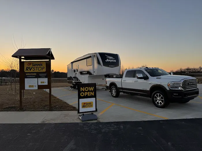 Love's RV Hookup Picture 2
