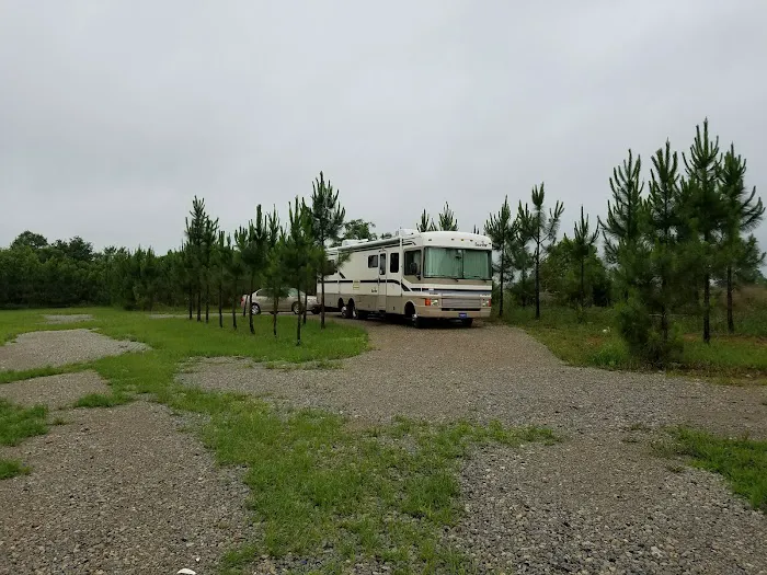 Honeysuckle Farm RV Park Picture 10