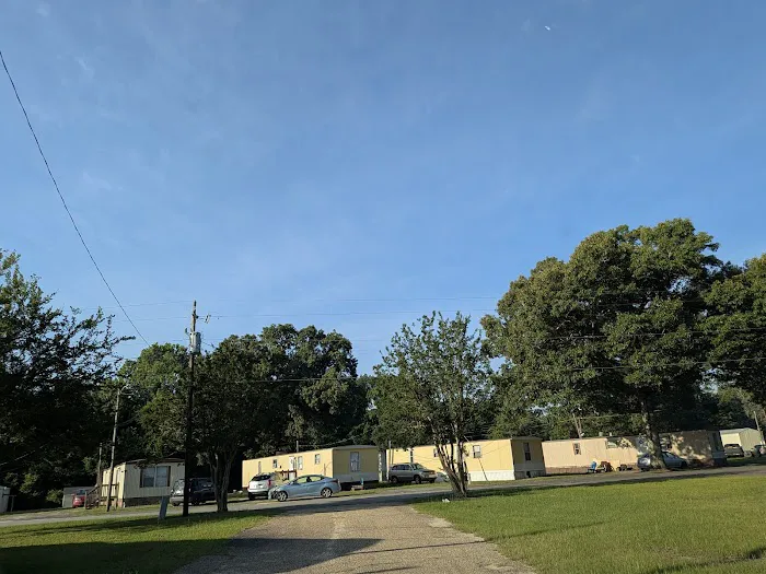 Oaklawn Mobile Home Park Picture 1