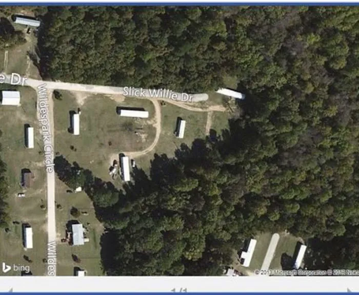 Wilds mobile home Park cir Picture 1