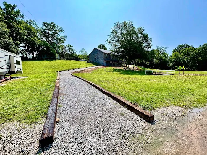 The Shoals Cottages & RV Park Picture 3