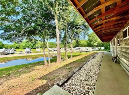 The Shoals Cottages & RV Park