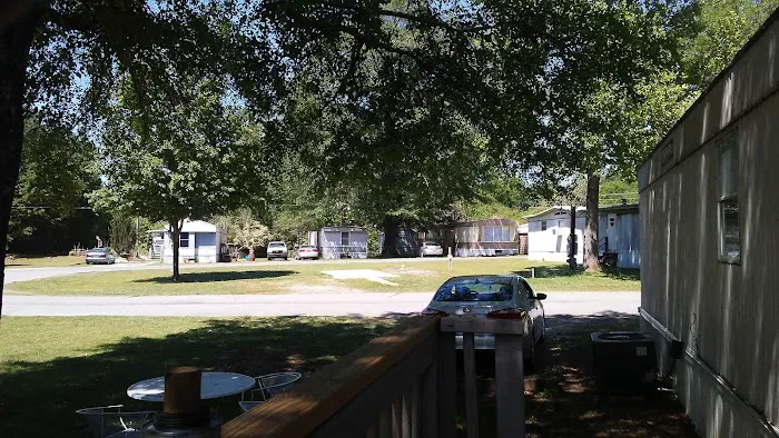 Cove Mobile Home Park Picture 4