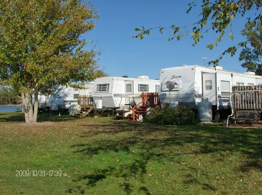 Lighthouse Pointe Family RV Park Picture 9
