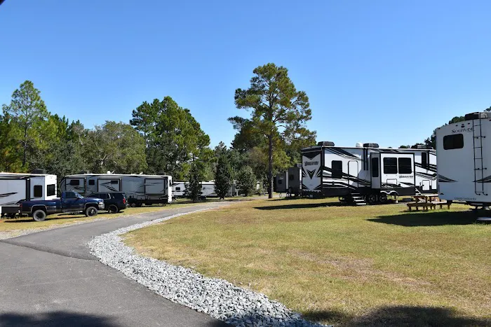 Wanee Lake Golf & RV Park | Outdoor Adventure Retreats Picture 4