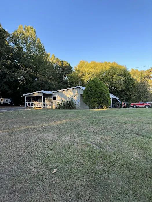 Tut Huts RV Park Picture 2