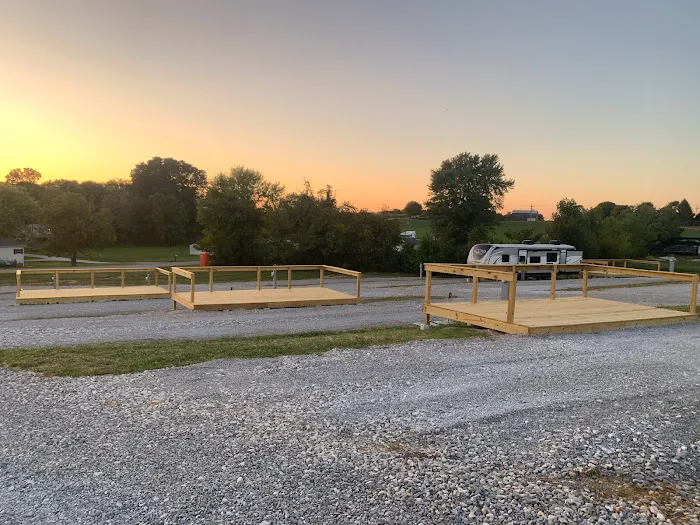 Escape With Us RV Resort Picture 3