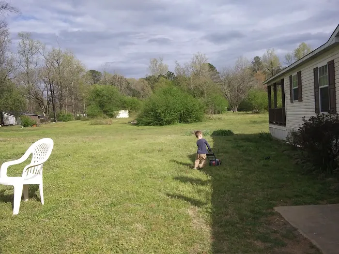 Daisy City Mobile Home Park Picture 3