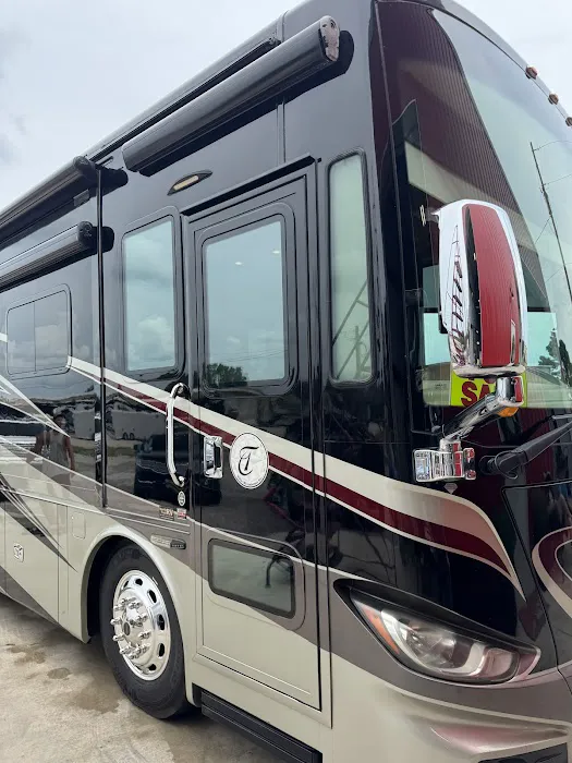 Sabrina’s Rv detailing and Convenient campground Picture 9
