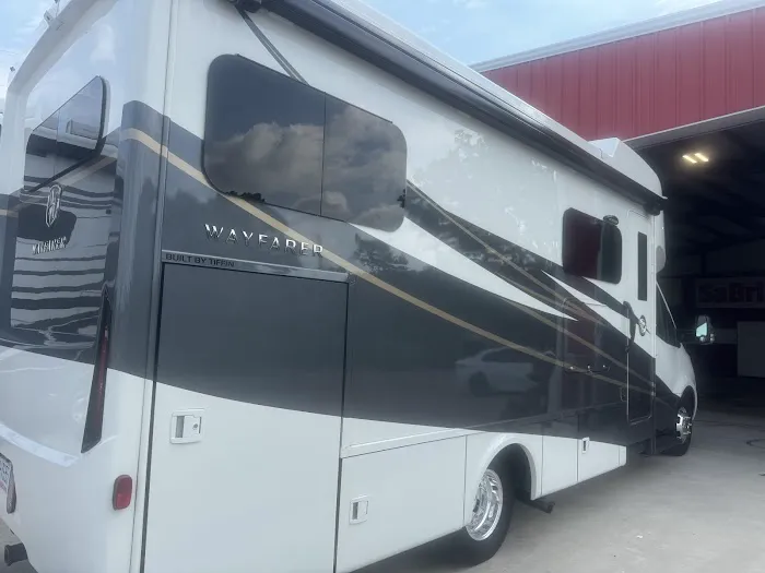 Sabrina’s Rv detailing and Convenient campground Picture 2