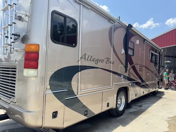 Sabrina’s Rv detailing and Convenient campground Picture 5