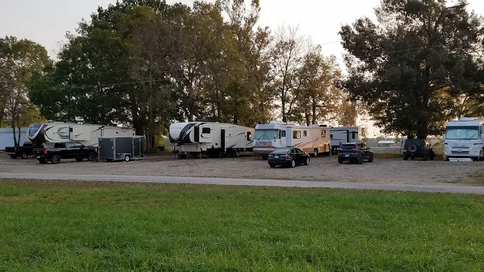 Red Dog campground and Rv Park Picture 3