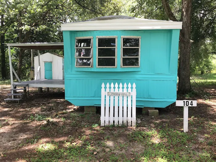 Country Club - Mobile Home & RV Park Picture 9
