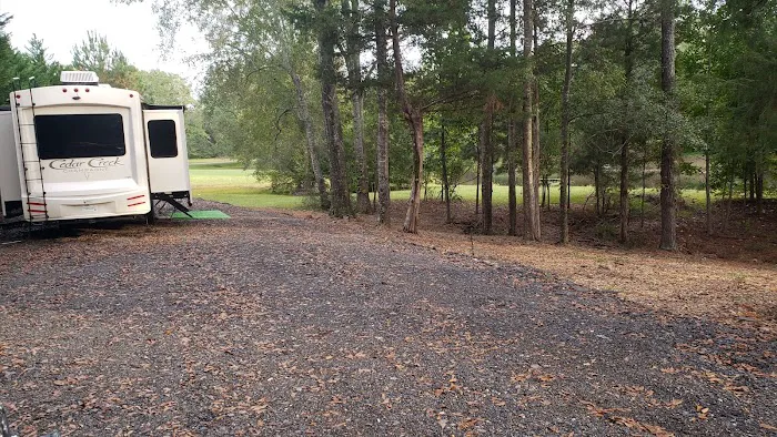 Eden Lake RV Park Picture 1
