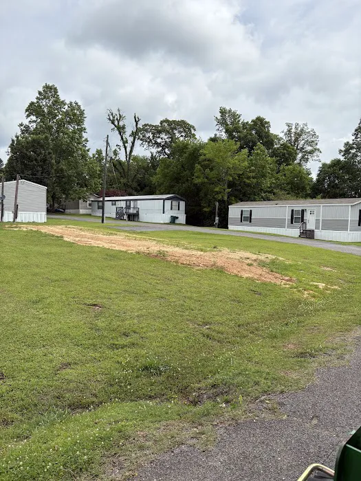 Chalet Ridge Mobile Home Park Picture 10