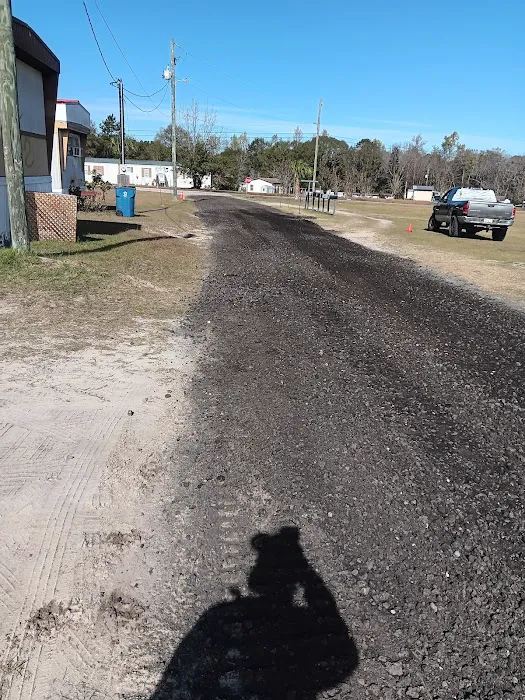 Lyons Mobile Homes Park Picture 2