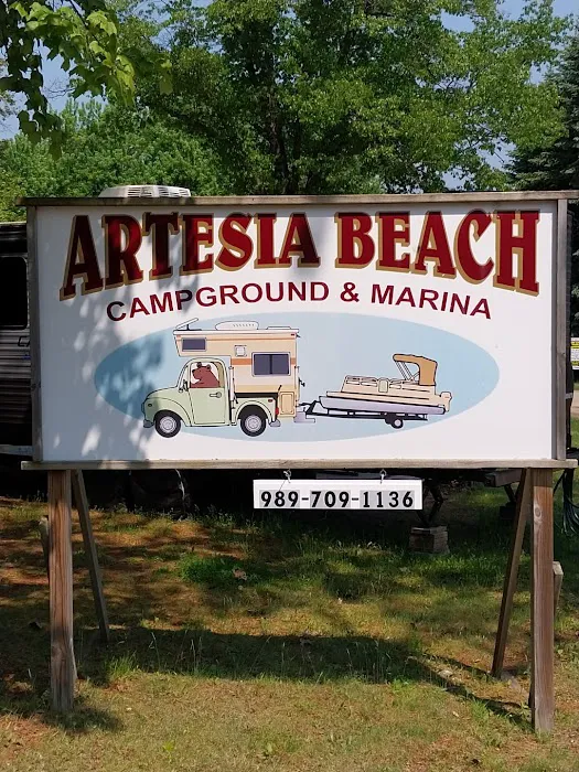Artesia Beach Campground and Marina Picture 3