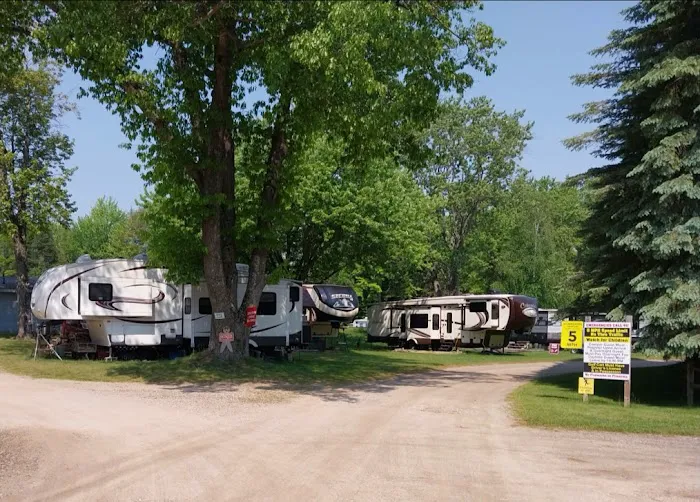 Artesia Beach Campground and Marina Picture 5