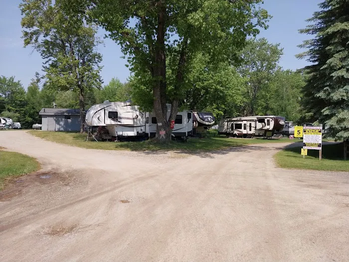 Artesia Beach Campground and Marina Picture 8