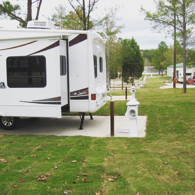 Eagle's Nest RV Park Picture 1