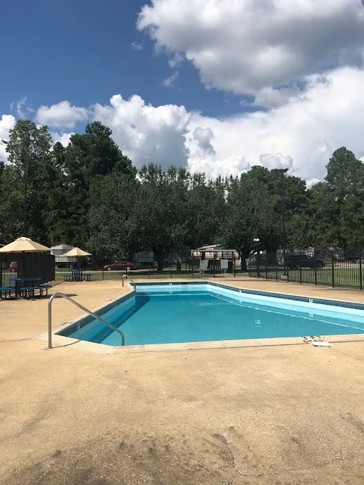 Wood Village Mobile Home Park Picture 10