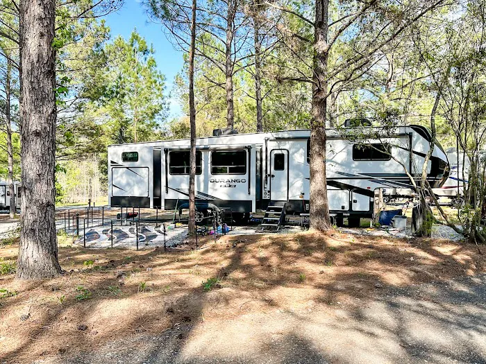 Livin On Wheels RV Park Picture 1