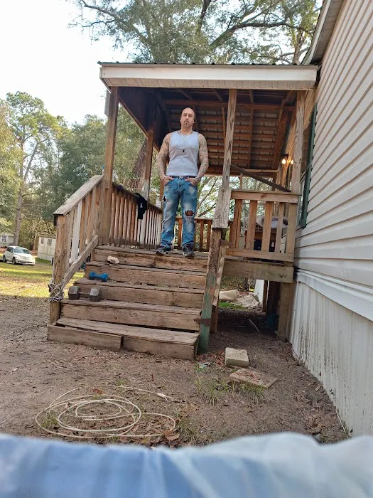 Cypress Lake Mobile Home Park Picture 3