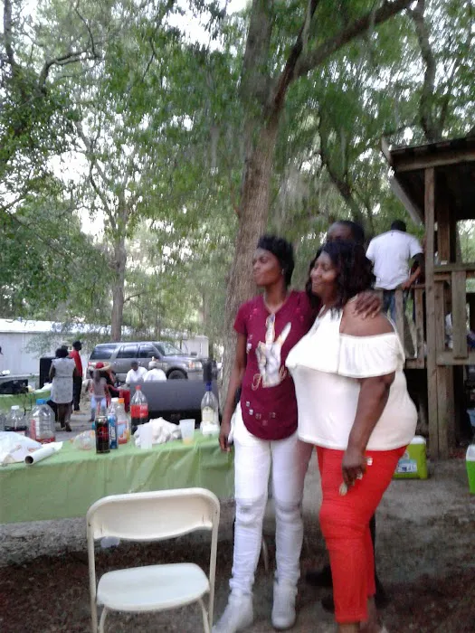 Cypress Lake Mobile Home Park Picture 9
