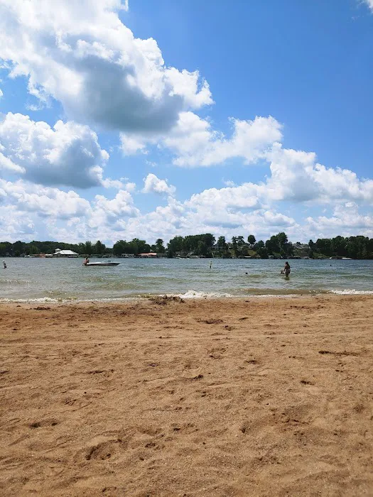 White Oaks on the Lake RV Resort Picture 1