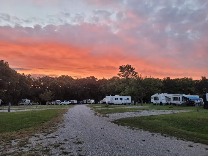 White Oaks on the Lake RV Resort Picture 9