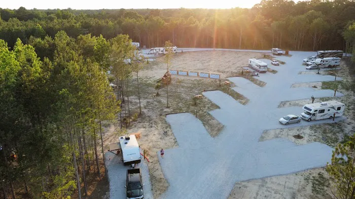 Sunny Days RV Park & Campground Picture 10