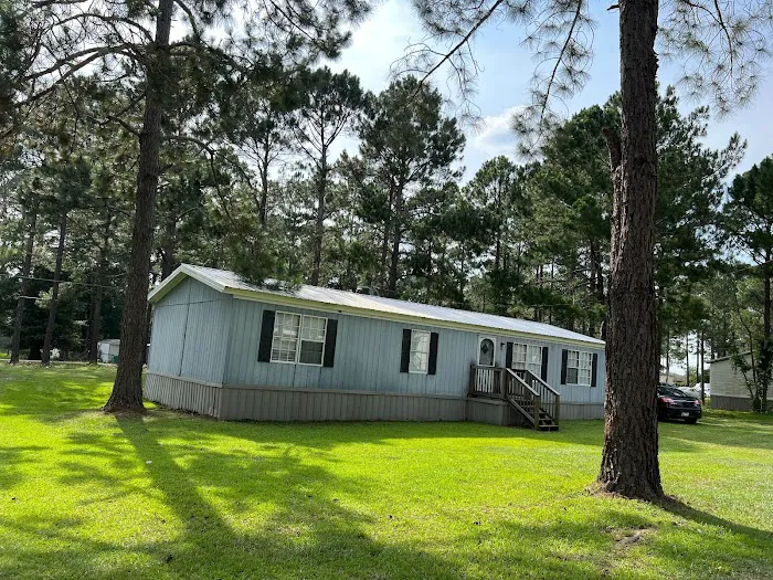 Oakridge Mobile Home Park Picture 9