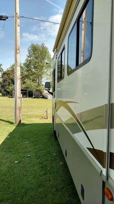 Piddlers Ridge Long-term RV Park Picture 3