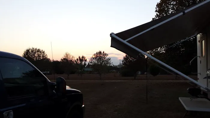 Piddlers Ridge Long-term RV Park Picture 4