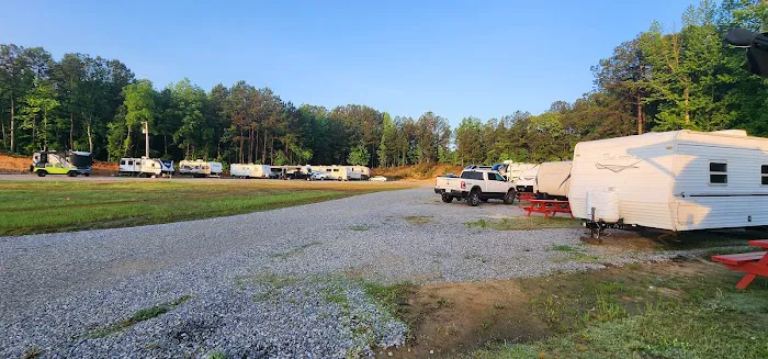 Lakelife RV Park Picture 8