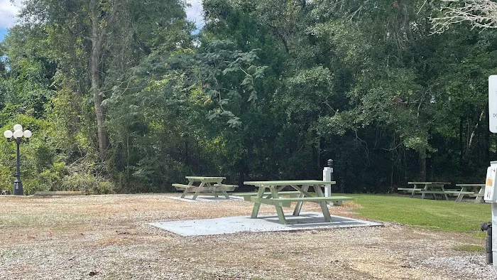 Shallow Creek RV and Mobile Home Park Picture 10