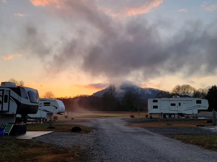 Currahee RV and Campground Picture 2