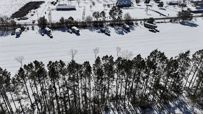 Pecans and Pines RV Park Picture 8
