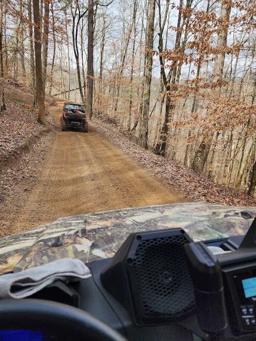 Trails End Campground by the tracks Picture 4