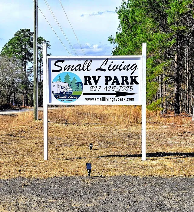 Small Living RV Park Picture 3