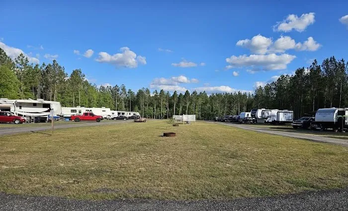 Small Living RV Park Picture 7