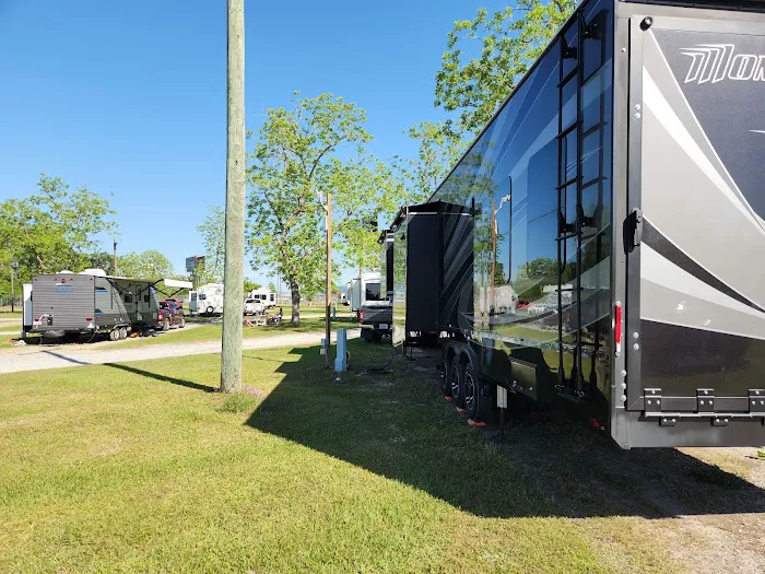 Cecil Bay RV Park Picture 1