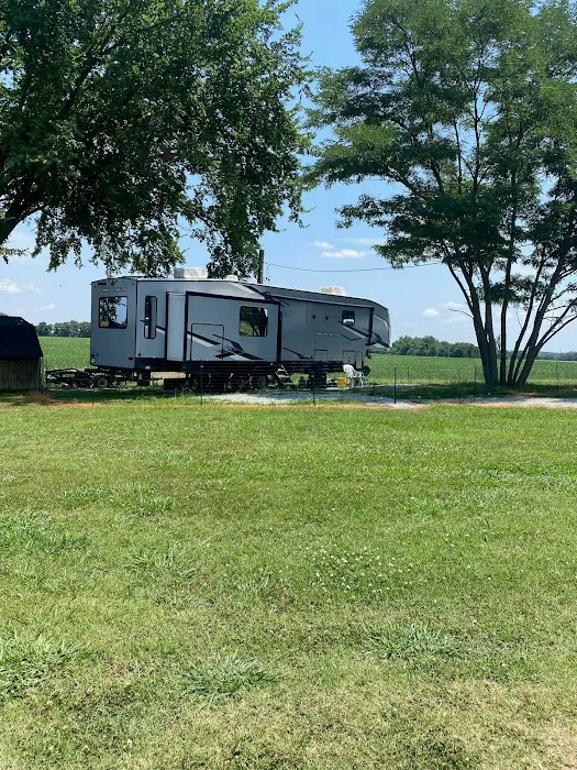Littlejohn Lane RV Park Picture 3