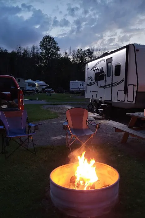 Tiny Town RV Campground Picture 5