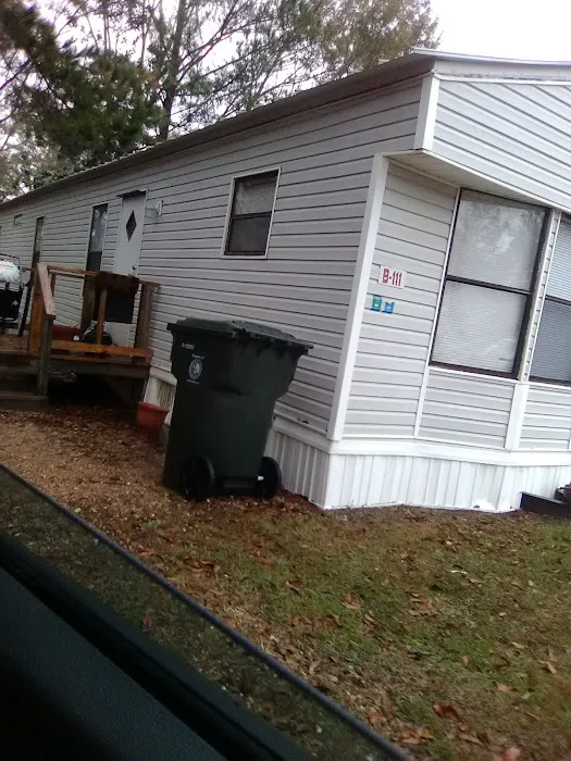 Pointe South Mobile Estates Picture 1